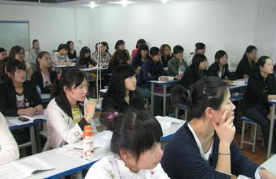正規(guī)西班牙語培訓(xùn)班多少錢？