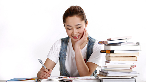 成都學(xué)習(xí)意大利語班級多嗎？學(xué)習(xí)意大利語有什么好處？